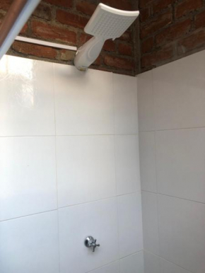 Baños de Agua Santa cocina completa y parqueadero